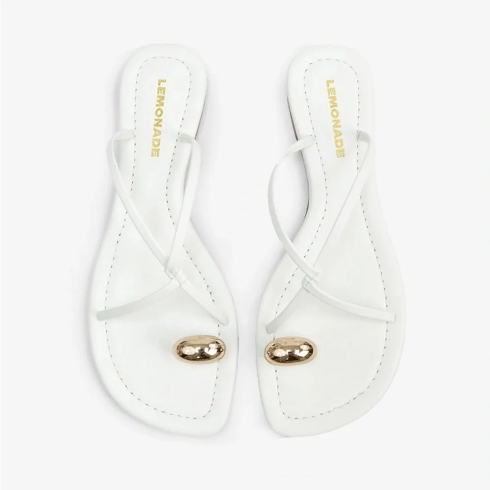 NEW Lemonade White Strappy Flip Flop Sandals w/ Minimalist Gold Accent Toe Ring